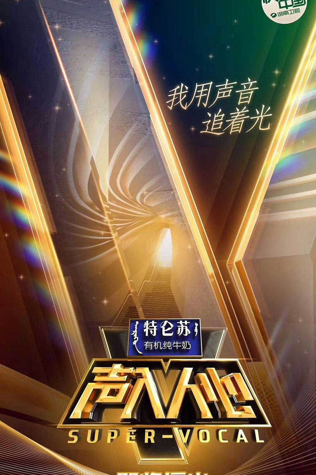 电影《瞬息全宇宙》剧照，杨紫琼饰演的伊芙琳在不同宇宙中的造型切换